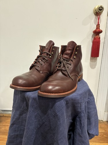 Red wing men - wing, d